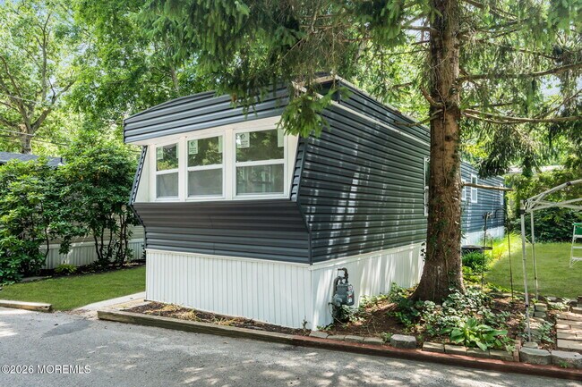 Building Photo - 56 Marcia Memorial Cir
