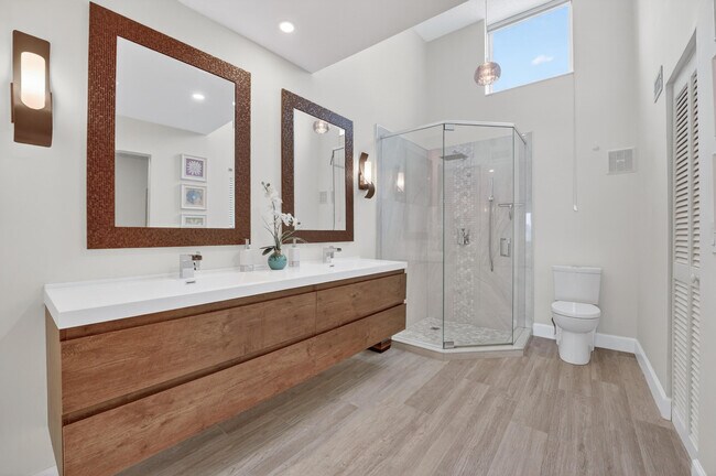 Building Photo - 250 S Ocean Blvd