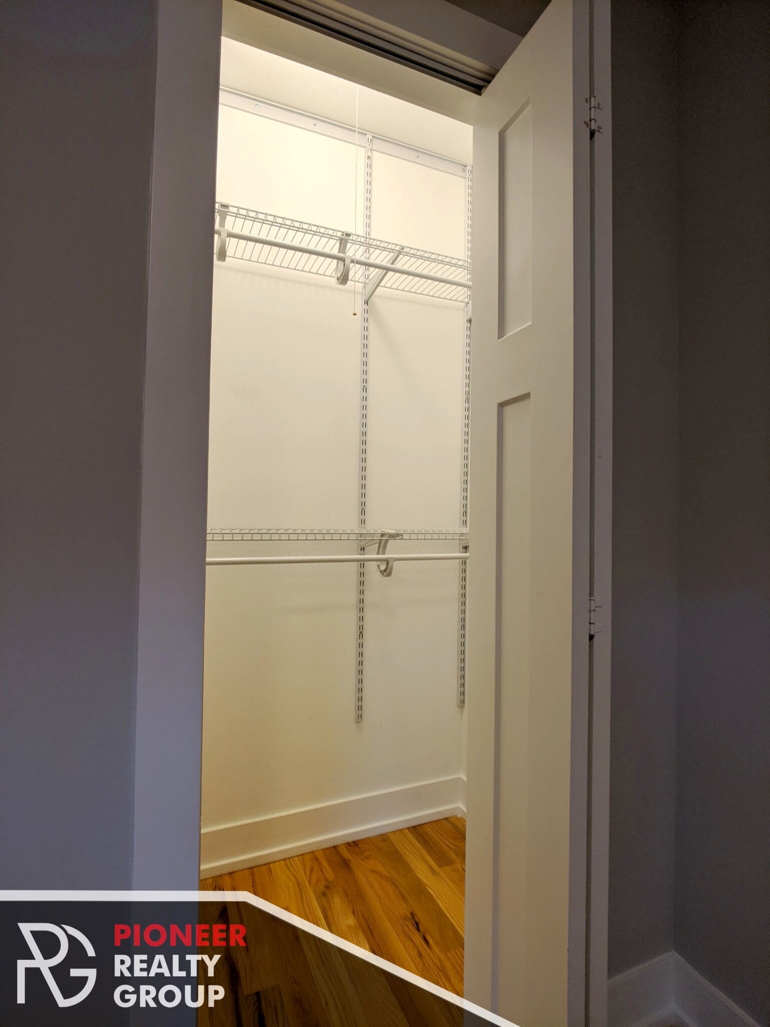 Building Photo - 3256 N Clifton Ave