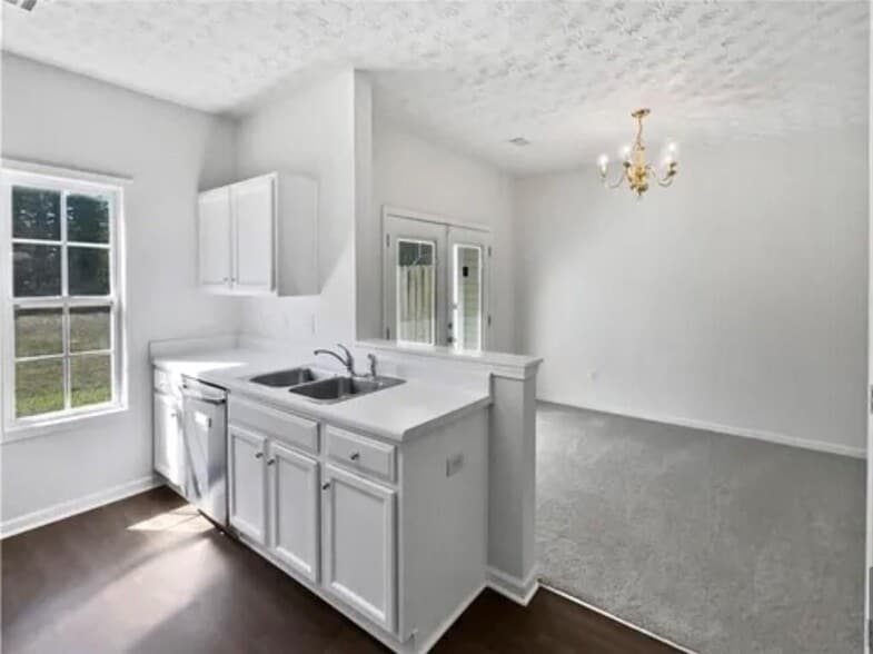 Building Photo - 20 Pine Canyon Dr SW