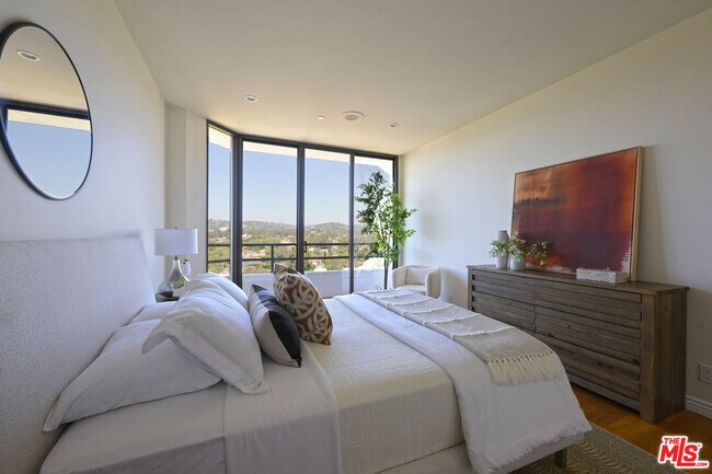 Building Photo - 10601 Wilshire Blvd