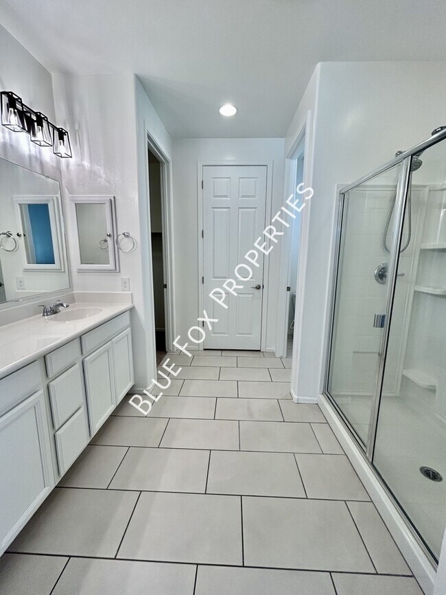 Building Photo - 7214 S Via Tierra Mesa