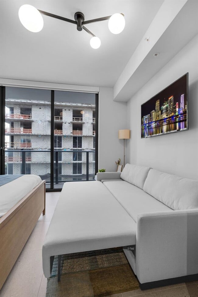 Building Photo - 11 NE 6th St