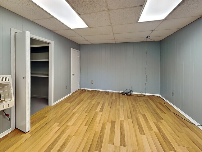 Building Photo - 3020 Wenonah Park Pl SW