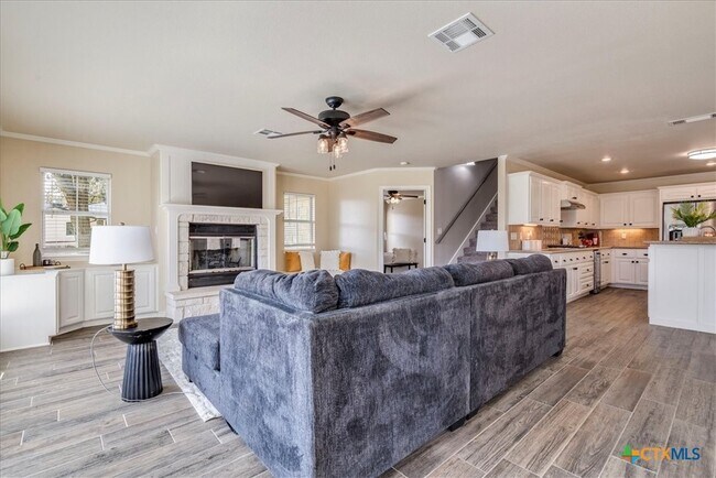 Building Photo - 8301 Brewer Ln