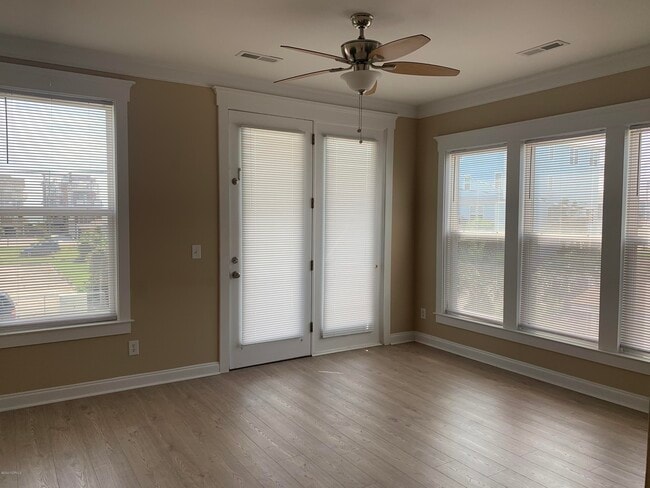 Building Photo - 1414 Bowfin Ln