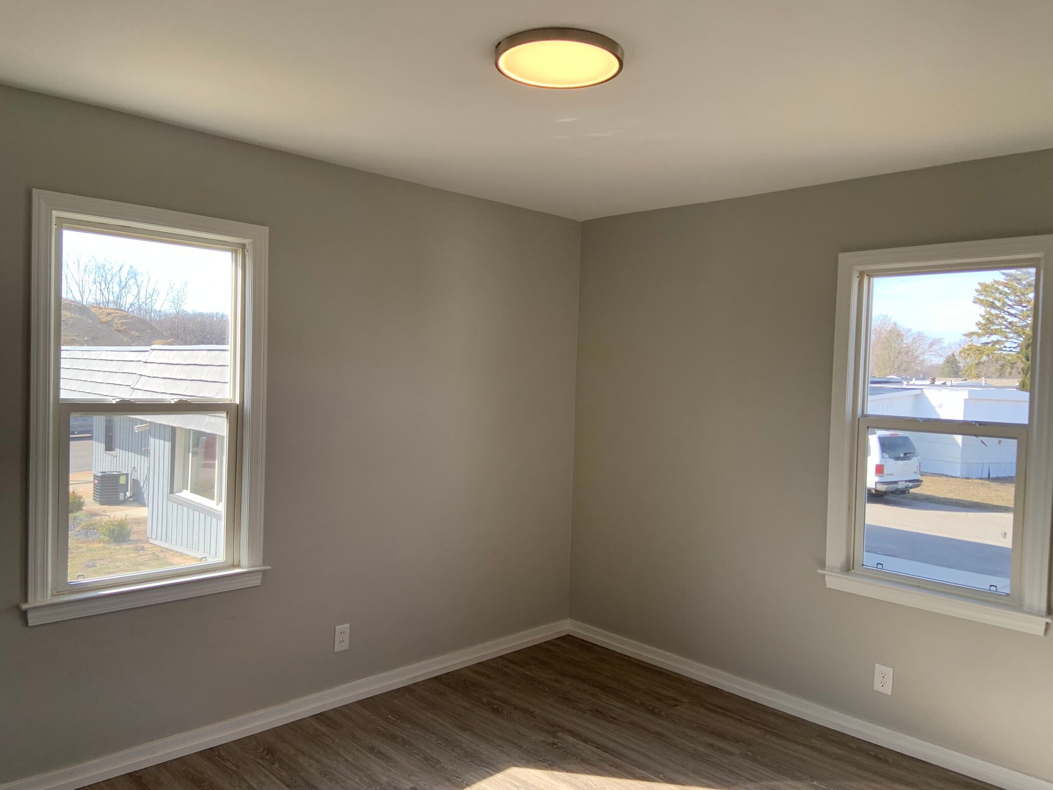 Building Photo - 343 E Lakewood Blvd