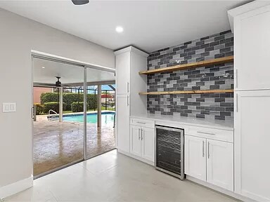 Building Photo - 117 SE 40th Ter