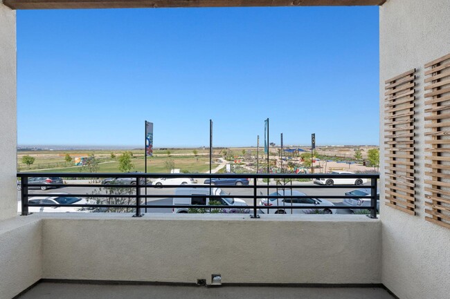 Building Photo - 2245 Epoca Wy