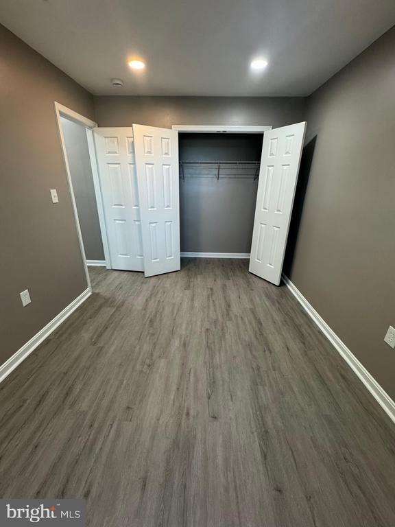 Building Photo - 8216 Dellwood Ct