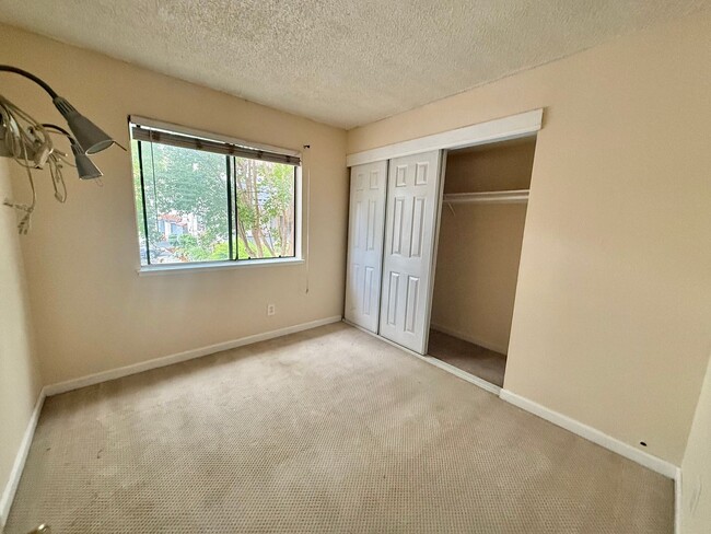 Building Photo - SOUTH SAN JOSE - Warm and Inviting condo in desirable neighborhood