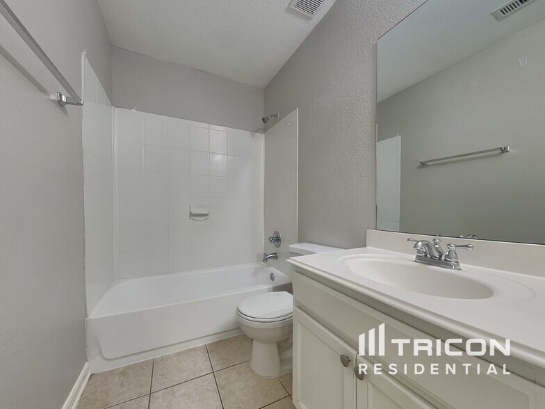 Building Photo - 6535 Providence View Ln