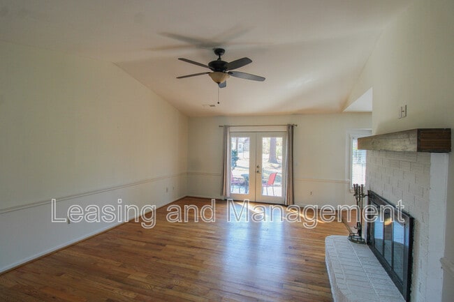 Building Photo - 2004 Vestry Dr