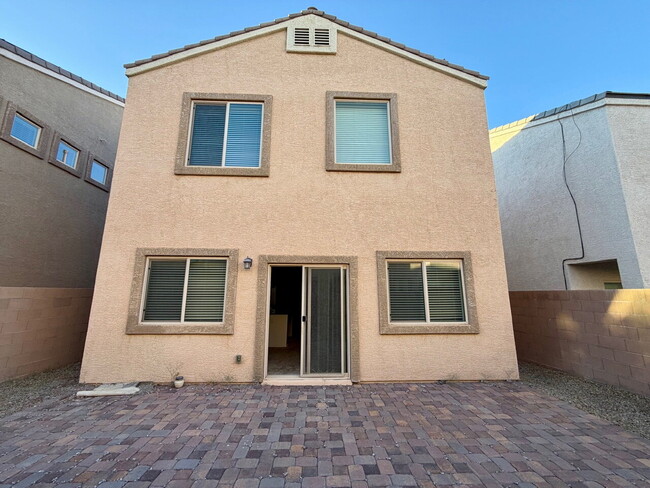 Building Photo - 3 BED 2.5 BATH 2 CAR GARAGE SINGLE FAMILY HOME W/ LOFT, BACKYARD & COMMUNITY POOL, SPA, PLAYGROUN...