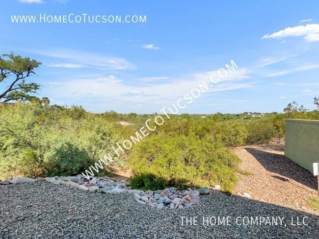Building Photo - 5661 N Vista Karina Mia