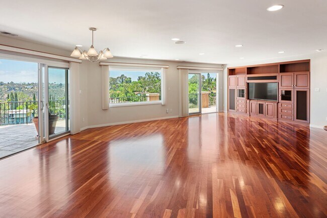 Building Photo - Custom Single Story in coveted Alvarado Es...