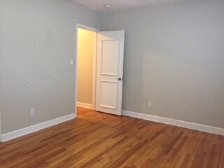 Building Photo - Sunny 1BR/1BA Top Floor Condo in Takoma Park