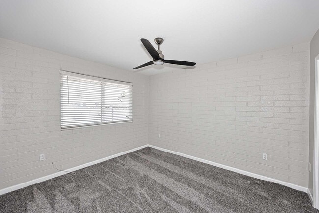 Building Photo - 10002 W Tarrytown Ave