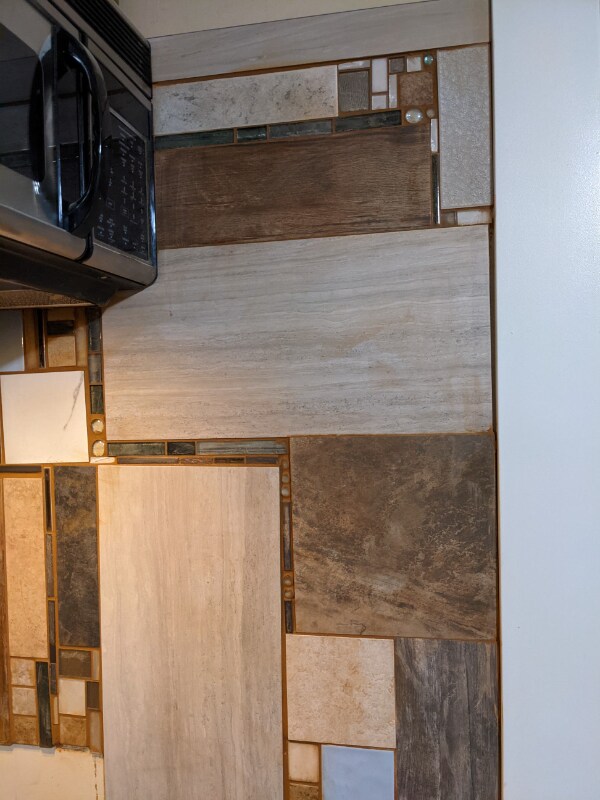 Building Photo - 135 La Rue Ave