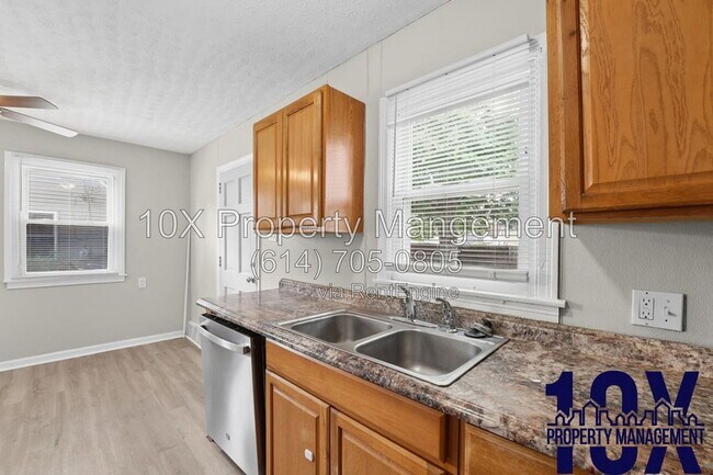 Building Photo - 561 S Everett Ave