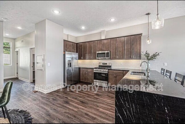 Building Photo - 636 N 46th St