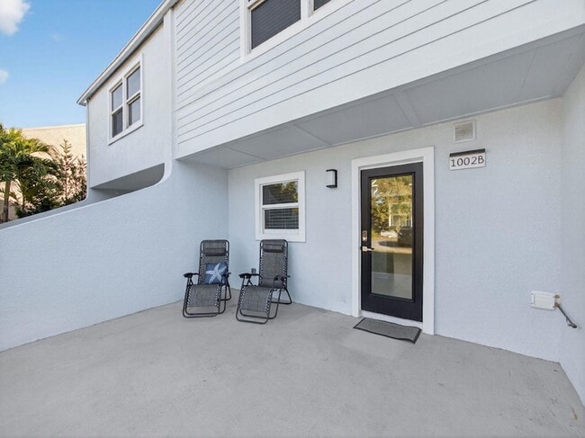 Building Photo - 1002 Shorewinds Dr