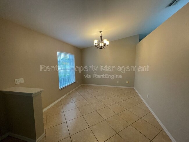 Building Photo - 1710 SW 10th Pl