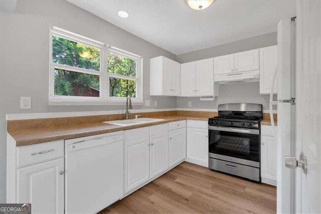 Building Photo - 4740 Jamerson Forest Pkwy