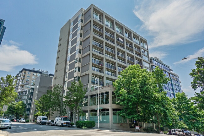 Building Photo - 2717 Western Ave