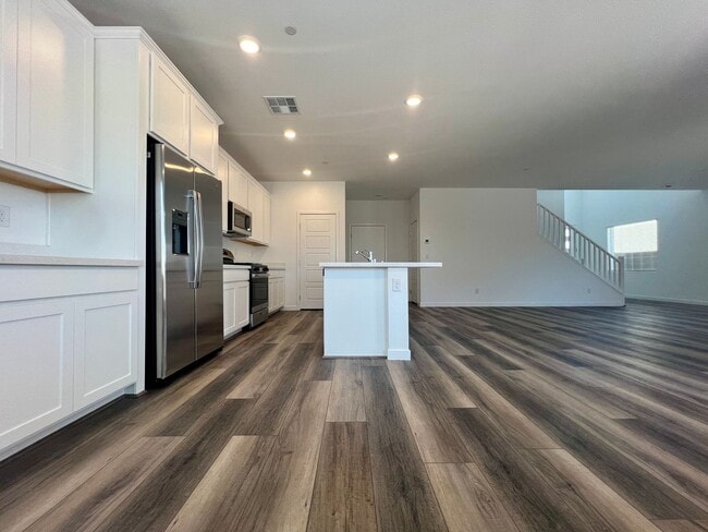 Building Photo - Stunning Newly Built 4-Bedroom, 3-Bathroom Home in Henderson