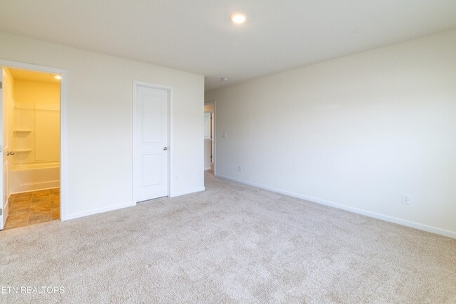 Building Photo - 4714 Willow Bluff Cir