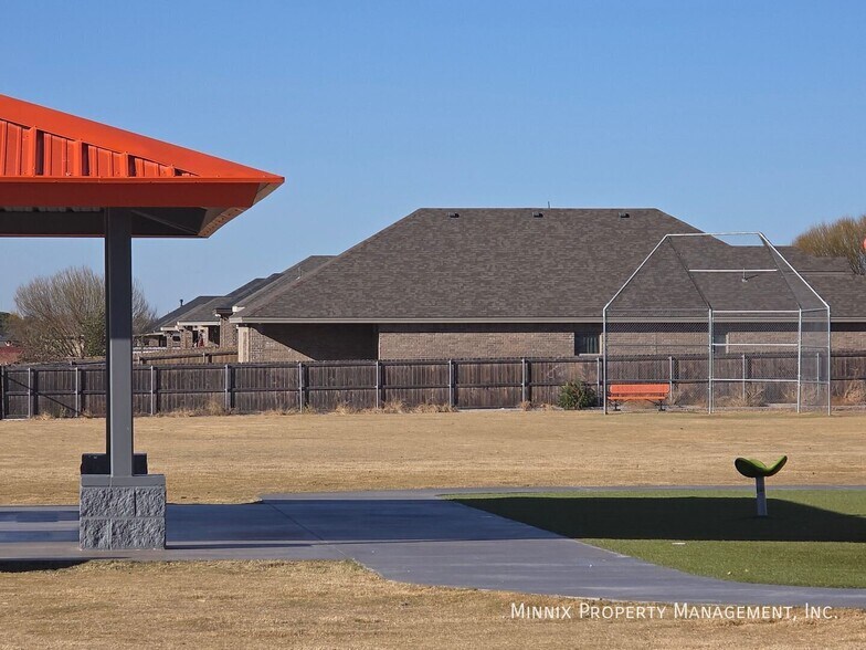 Building Photo - 1633 Wrigley Dr