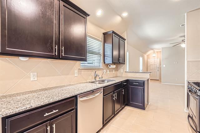 Building Photo - 9916 Pronghorn Rd