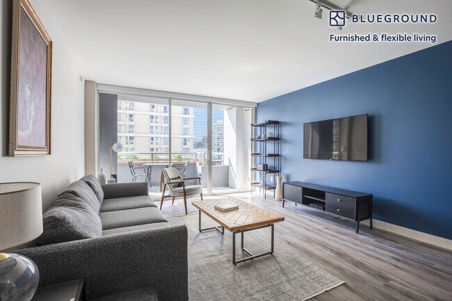 Building Photo - 225 S Olive St