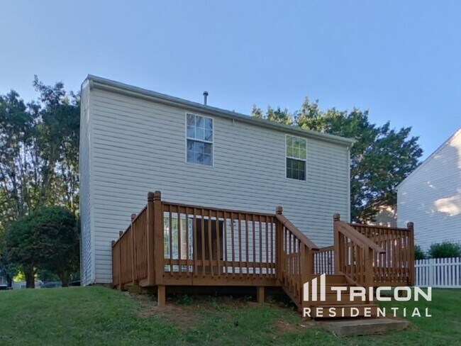 Building Photo - 7949 Bristle Ln
