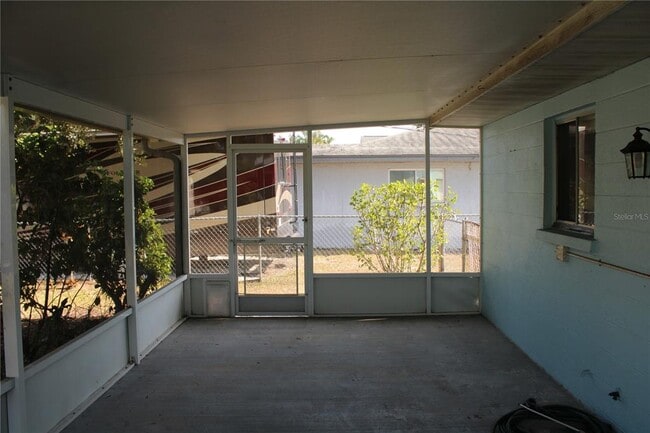 Building Photo - 4024 13th Ave W