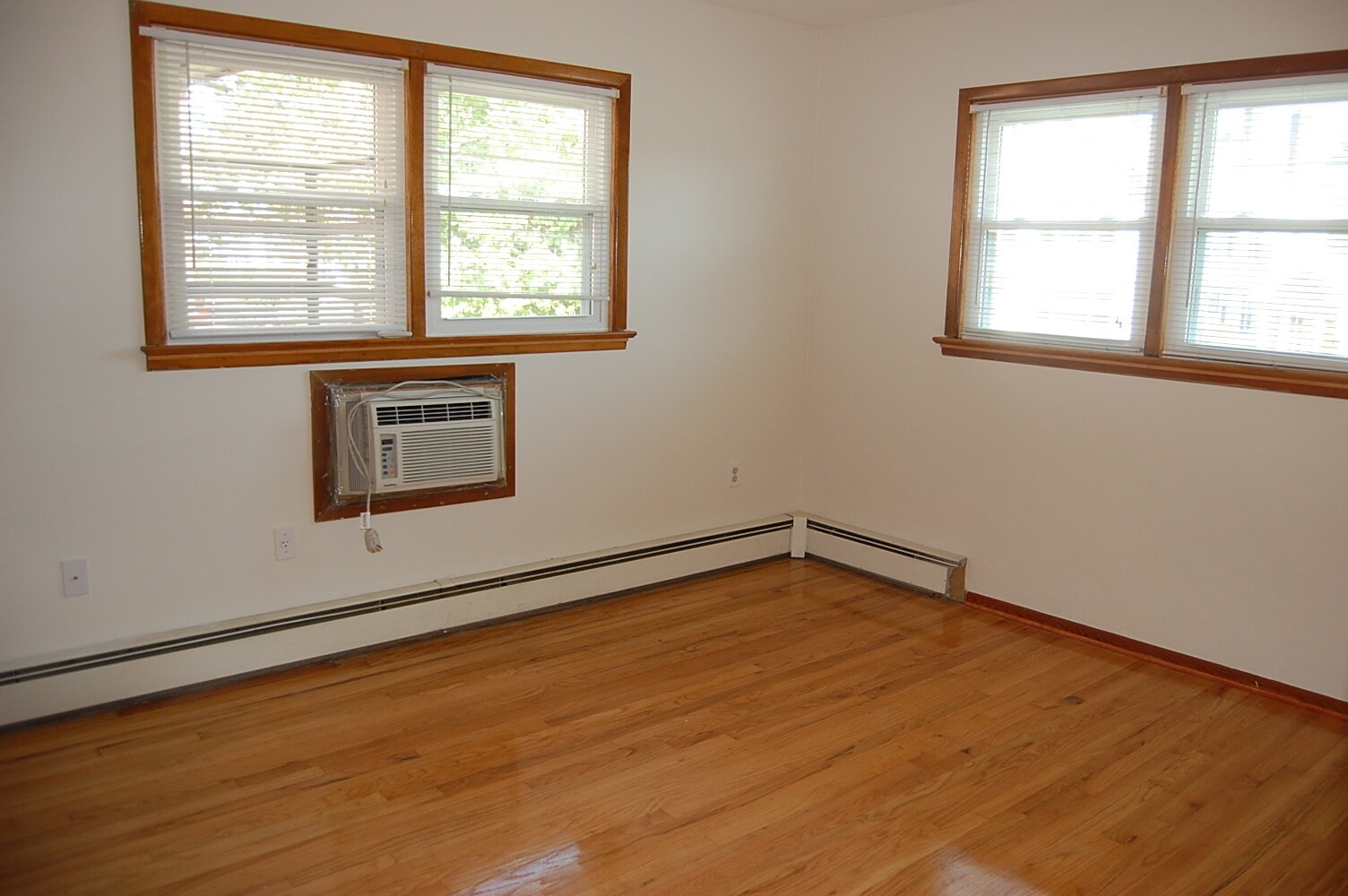 Building Photo - 139 Grove St