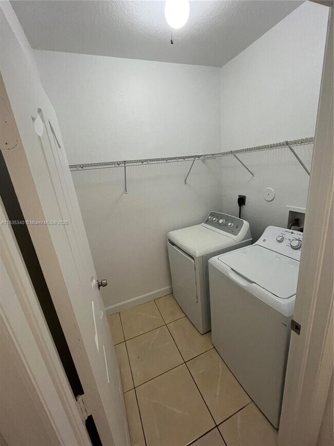 Building Photo - 8320 SW 150th Ave