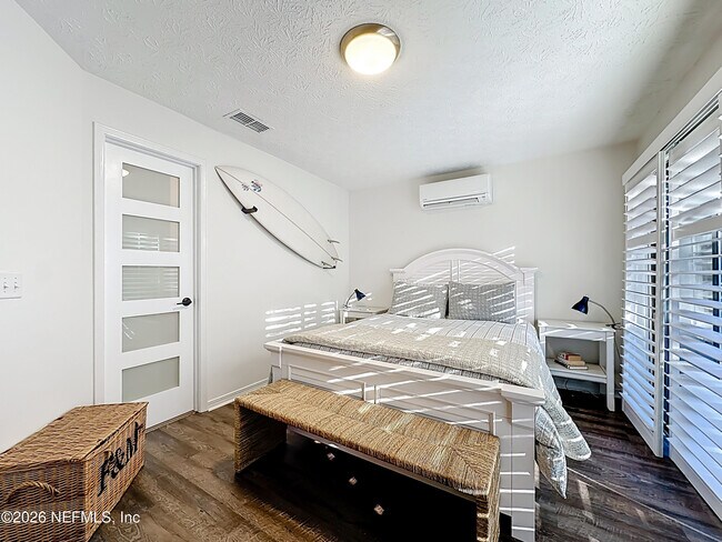 Building Photo - 2009 Seminole Rd