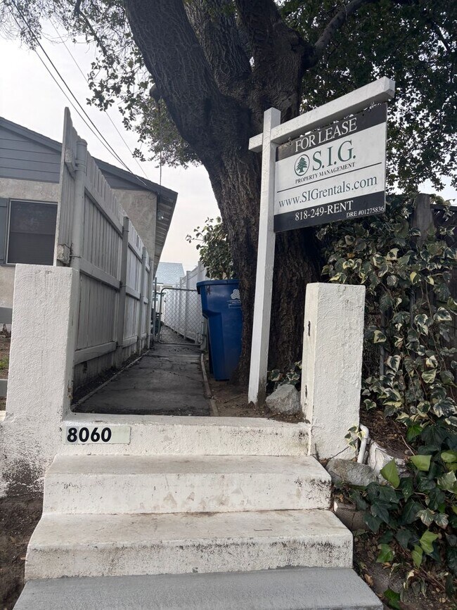 Building Photo - 8060 Kyle St