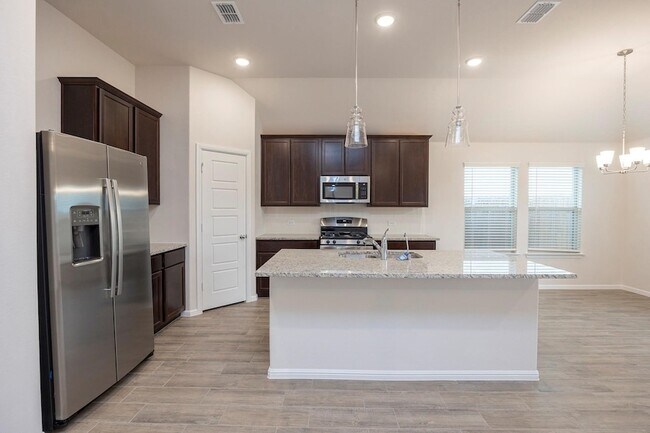 Building Photo - 105 Corcovado Ave