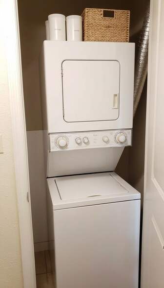 Building Photo - 507 NW 39th Rd