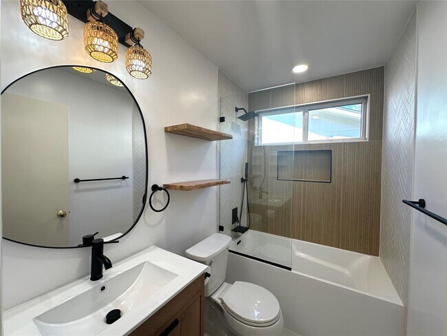 Building Photo - 5300 Suburban Dr