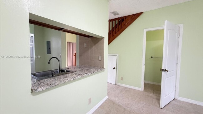 Building Photo - 870 NE 212th Terrace