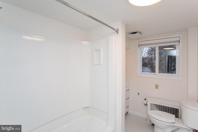 Building Photo - 67 Ferry St