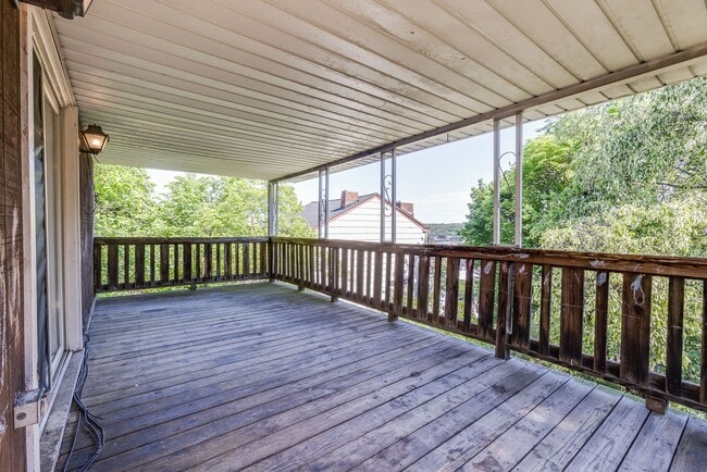 Building Photo - 2749 Oakley Wy