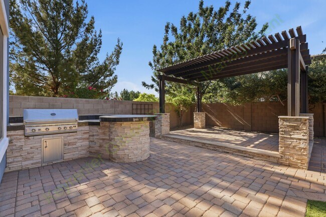 Building Photo - Stunning Gilbert Home in Morrison Ranch – Modern Living in a Prime Location!