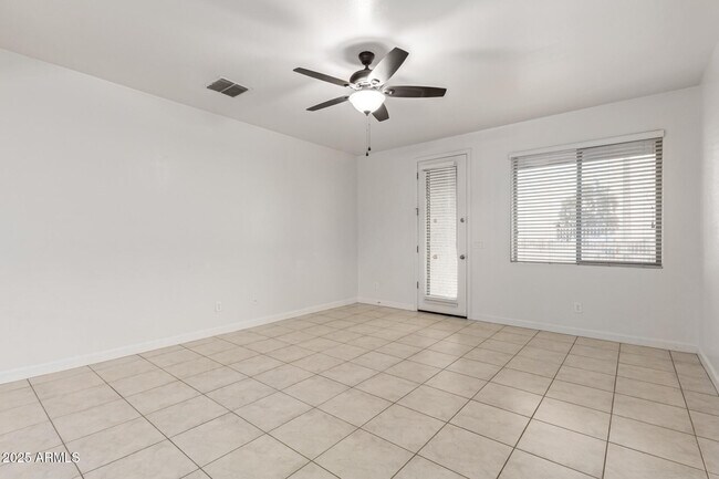 Building Photo - 23759 W Magnolia Dr