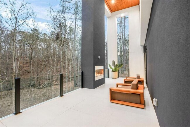 Building Photo - 1736 Cox Rd