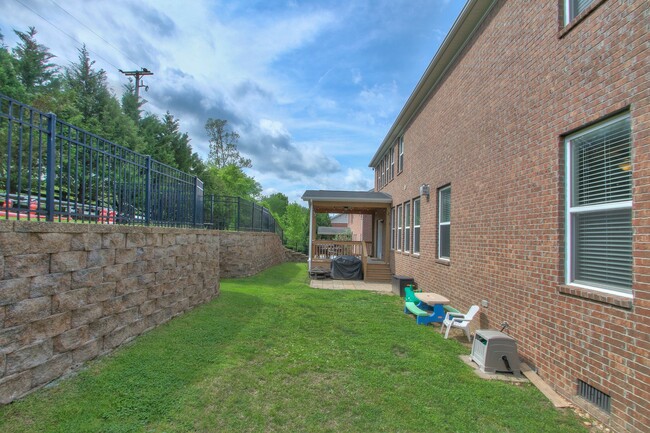 Building Photo - 1113 Camden Cir